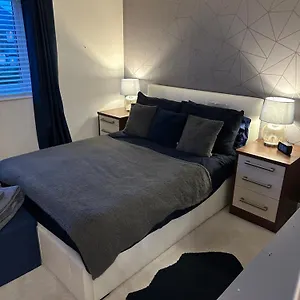 Cosy Double Bedroom In - Access To Shared Kitchen, Shared Lounge And Shared Conservatory Areas Inc Sky Tv And Netflix , Newcastle upon Tyne United Kingdom